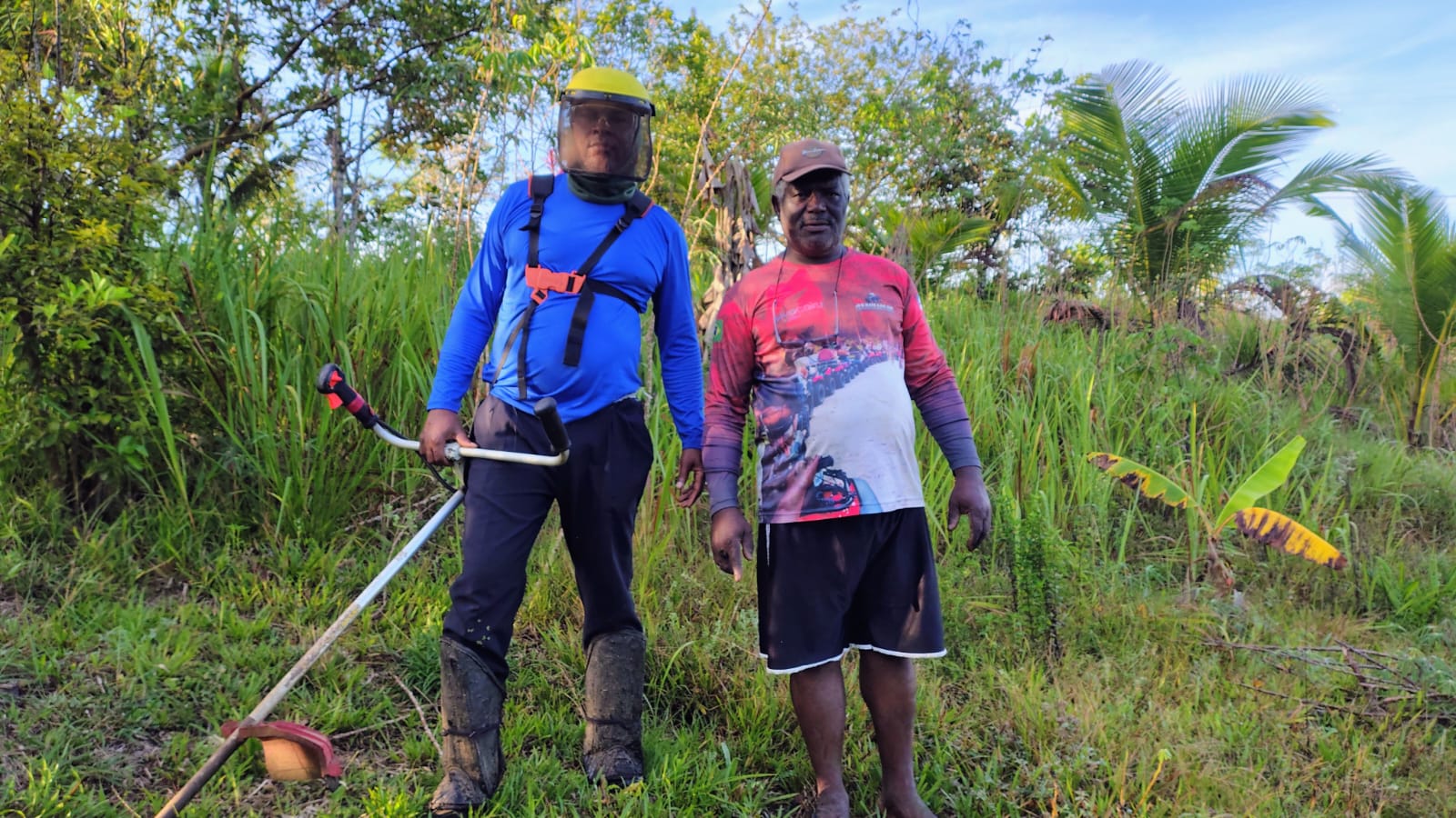 Associados em atividade de campo
